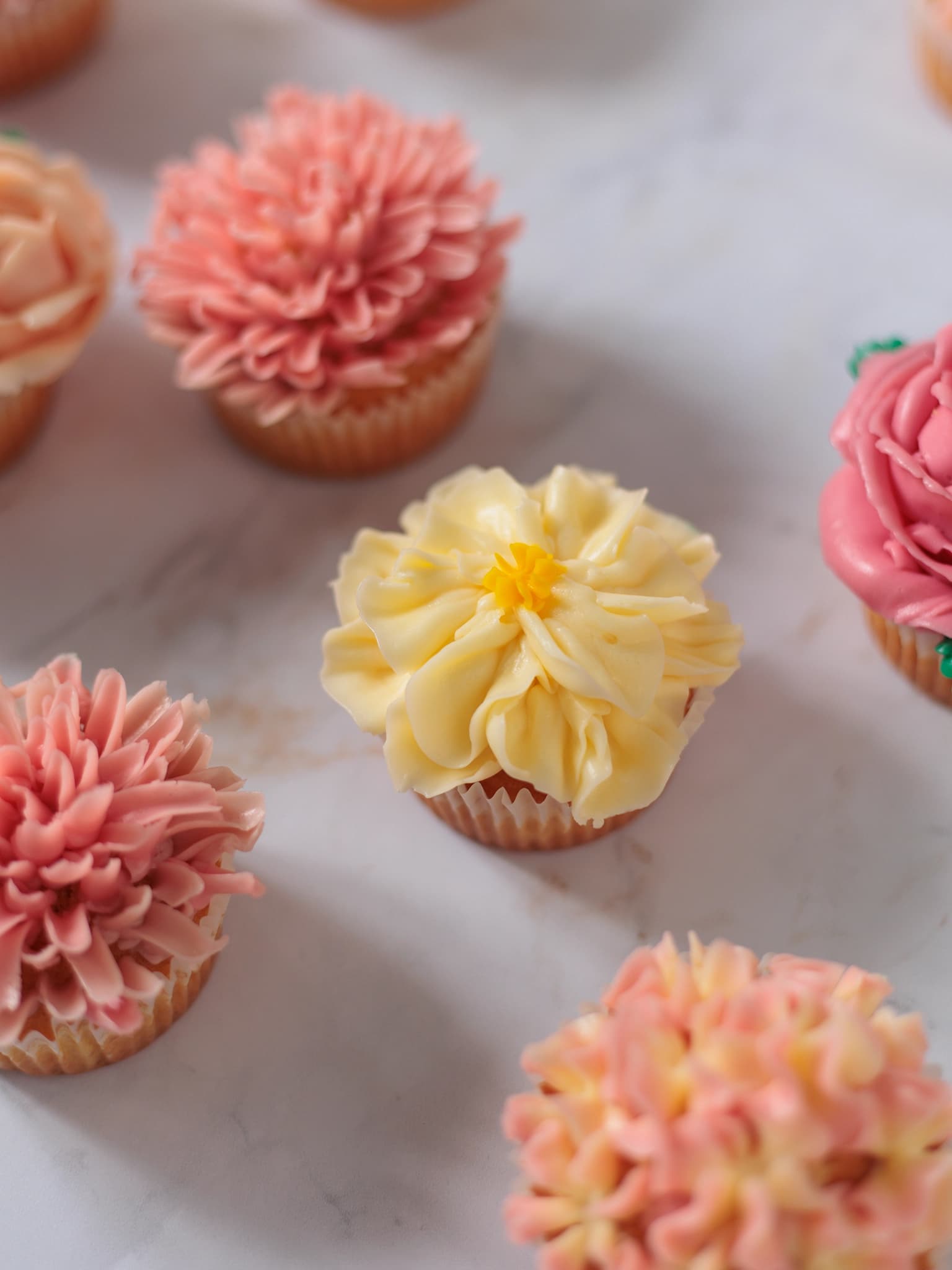 Cupcakes avec décoration en forme de fleurs