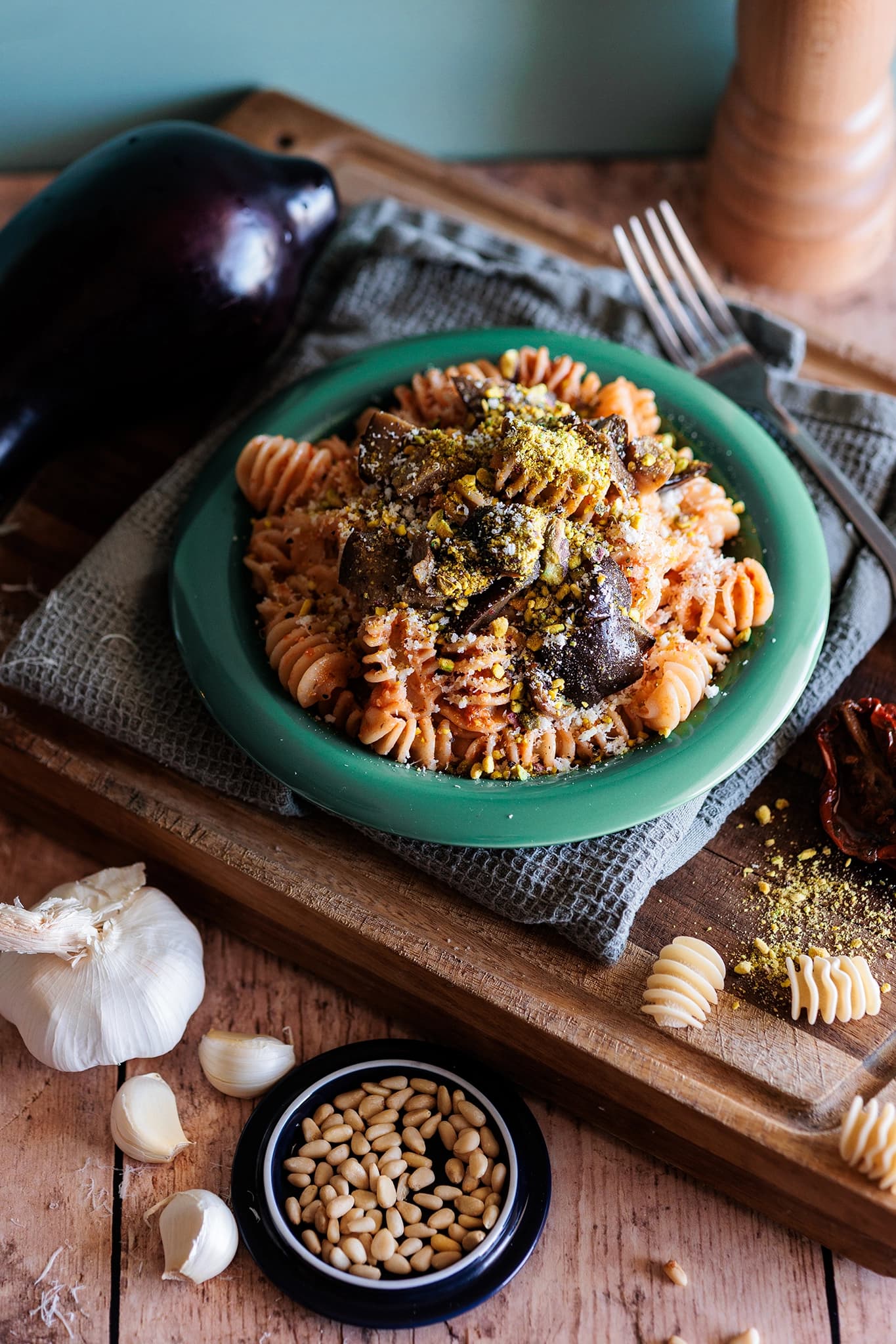 Plat de pâtes au pesto rosso du foodtruck Scopa, ambiance rustique
